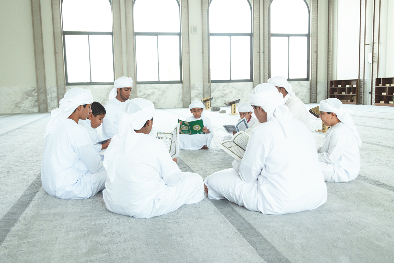 ساهم اليوم في زرع الخير، ليكون لك نورًا وهدية غدًا، فكل حرفٍ يُتلى بفضل دعمك هو كنزٌ يوم القيامة.
6